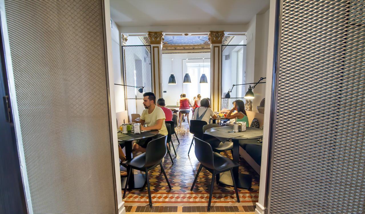 Toc Hostel Madrid Bagian luar foto